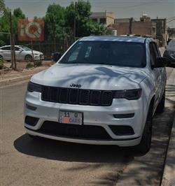 جیپ گراند شیرۆکی